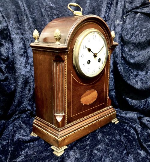 AN EDWARDIAN MAHOGANY MANTEL CLOCK - ADDITIONAL PHOTO 4