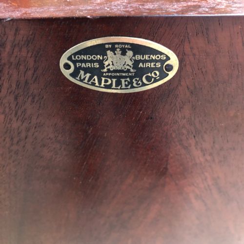 AN EDWARDIAN MAHOGANY DISPLAY CABINET ON STAND BY MAPLES - ADDITIONAL PHOTO 2