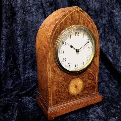 AN EDWARDIAN BURR WALNUT MANTEL CLOCK - ADDITIONAL PHOTO 1