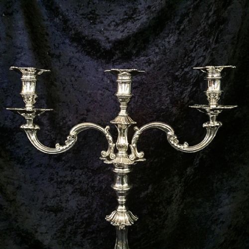 A REGENCY OLD SHEFFIELD PLATE TABLE GARNITURE CANDELABRUM - ADDITIONAL PHOTO 2