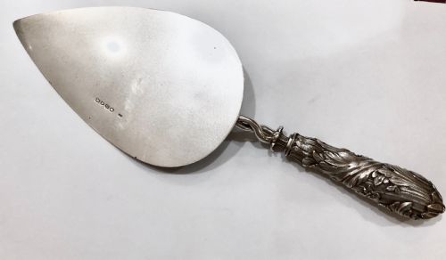 A FINE VICTORIAN SILVER PRESENTATION TROWEL OR CAKE SLICE - ADDITIONAL PHOTO 1