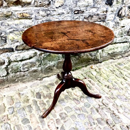 AN EARLY GEORGE III OAK TRIPOD TABLE - ADDITIONAL PHOTO 1
