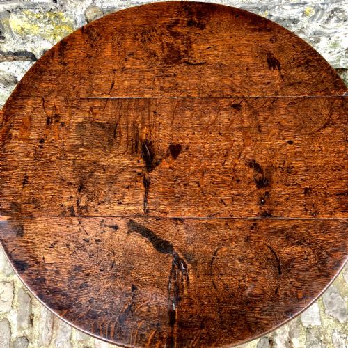 AN EARLY GEORGE III OAK TRIPOD TABLE - ADDITIONAL PHOTO 5