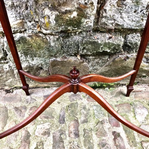 A SMALL EDWARDIAN MAHOGANY SIDE TABLE - ADDITIONAL PHOTO 4