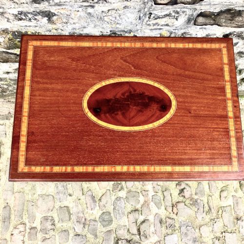 A SMALL EDWARDIAN MAHOGANY SIDE TABLE - ADDITIONAL PHOTO 6