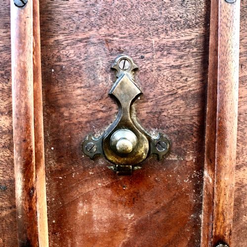 A GEORGE III MAHOGANY TILTTOP WINE TABLE - ADDITIONAL PHOTO 4