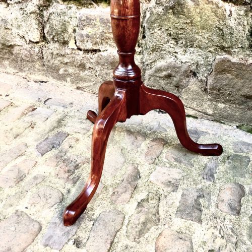 A GEORGE III MAHOGANY TILTTOP WINE TABLE - ADDITIONAL PHOTO 6