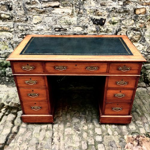 a small edwardian walnut pedestal desk - CATEGORY: ANTIQUE DESKS - DATED EDWARDIAN