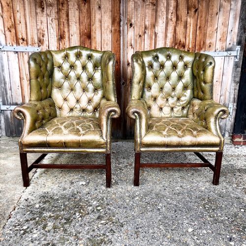 A PAIR OF LEATHER WING ARMCHAIRS - ADDITIONAL PHOTO 3