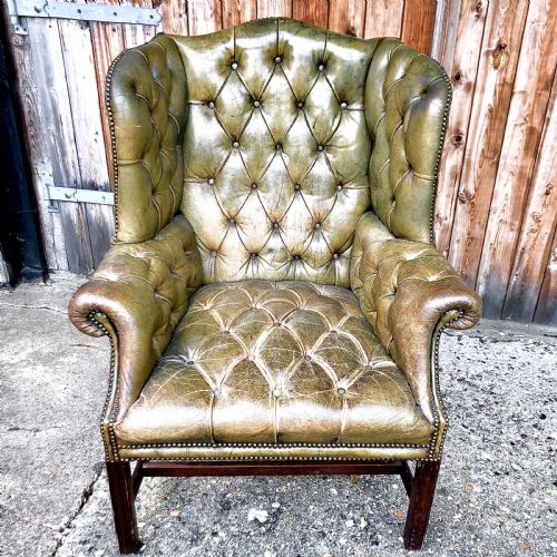 A PAIR OF LEATHER WING ARMCHAIRS - ADDITIONAL PHOTO 5