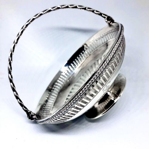 A GEORGE III SILVER SWEETMEAT BASKET CIRCA 1780 - ADDITIONAL PHOTO 1