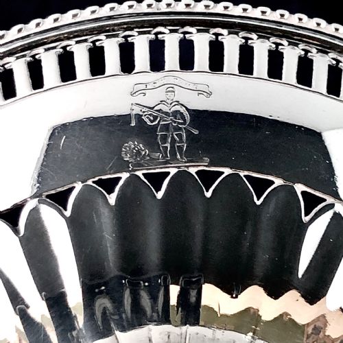 A GEORGE III SILVER SWEETMEAT BASKET CIRCA 1780 - ADDITIONAL PHOTO 7