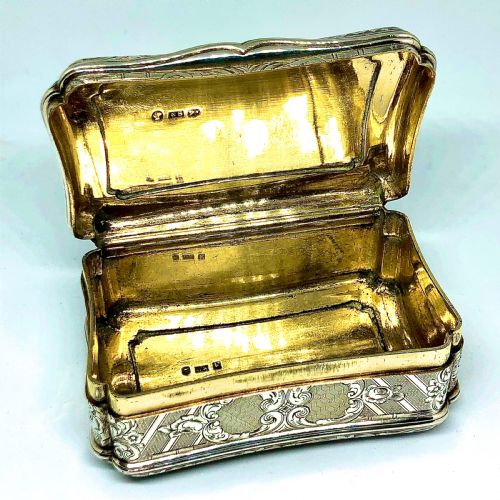 A FINE EARLY VICTORIAN SILVER PRESENTATION SNUFFBOX - ADDITIONAL PHOTO 3