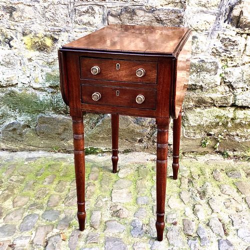a small regency mahogany side table - CATEGORY: ANTIQUE TABLES - DATED REGENCY