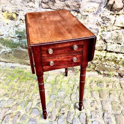 A SMALL REGENCY MAHOGANY SIDE TABLE - ADDITIONAL PHOTO 3