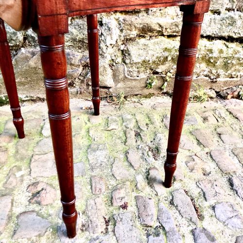A SMALL REGENCY MAHOGANY SIDE TABLE - ADDITIONAL PHOTO 5