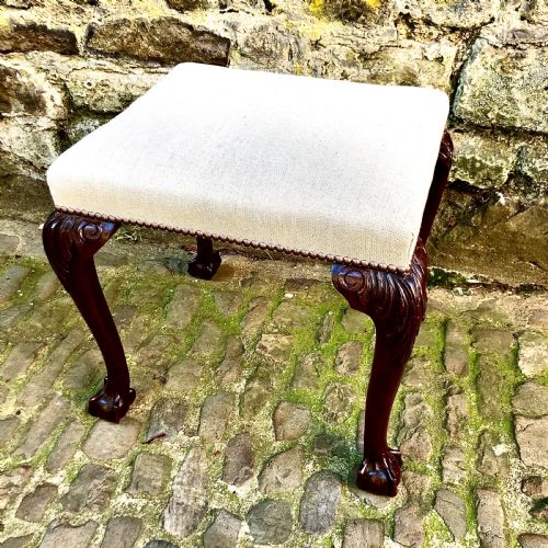 A LATE 19TH CENTURY MAHOGANY STOOL IN THE GEORGE II STYLE - ADDITIONAL PHOTO 1
