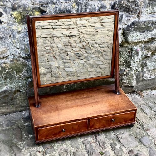 A GEORGE III MAHOGANY DRESSING TABLE MIRROR - ADDITIONAL PHOTO 1