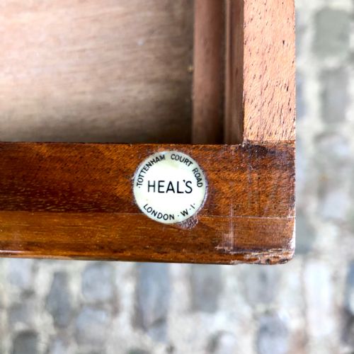 AN EARLY 20TH CENTURY WALNUT SOFA TABLE BY HEALS - ADDITIONAL PHOTO 6