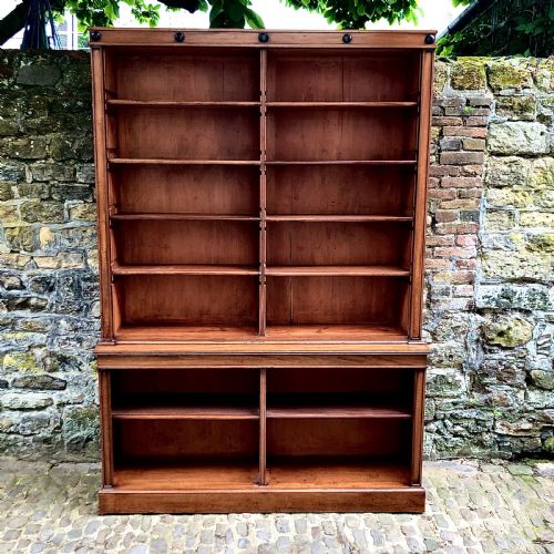 a fine regency mahogany bookcase - CATEGORY: ANTIQUE BOOKCASES - DATED REGENCY