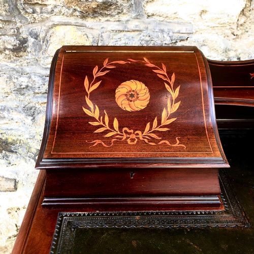 A FINE LATE 19TH CENTURY MAHOGANY WRITING TABLE DESK - ADDITIONAL PHOTO 5