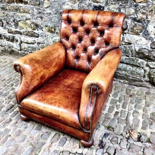 A LATE VICTORIAN LEATHER ARMCHAIR - ADDITIONAL PHOTO 4