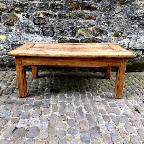 AN EARLY 20TH CENTURY SYCAMORE LOW OR COFFEE TABLE - ADDITIONAL PHOTO 3