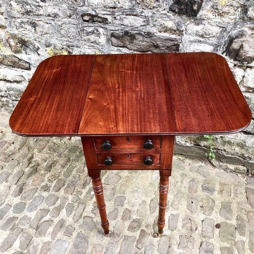 A REGENCY MAHOGANY PEMBROKE OR SIDE TABLE - ADDITIONAL PHOTO 6