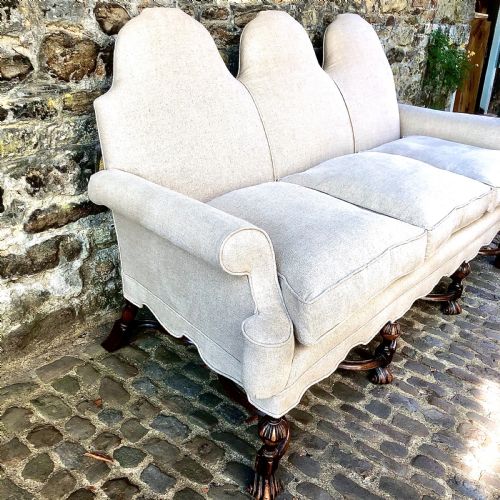 A 19TH CENTURY WILLIAM AND MARY STYLE SOFA - ADDITIONAL PHOTO 3