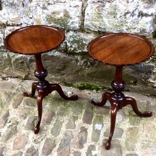 A PAIR OF SMALL EDWARDIAN MAHOGANY TRIPOD WINE TABLES - ADDITIONAL PHOTO 2