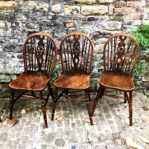 A SET OF SIX LATE 19TH CENTURY WINDSOR WHEELBACK CHAIRS - ADDITIONAL PHOTO 3