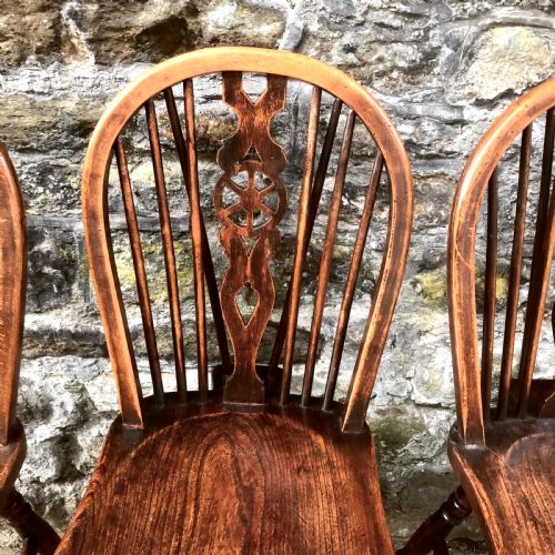 A SET OF SIX LATE 19TH CENTURY WINDSOR WHEELBACK CHAIRS - ADDITIONAL PHOTO 7