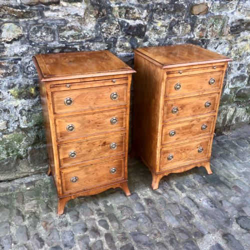 A PAIR OF EARLY 20TH CENTURY YEW WOOD BEDSIDE TABLES - ADDITIONAL PHOTO 2