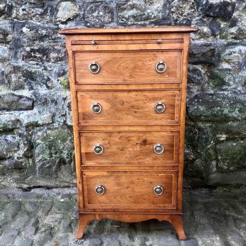 A PAIR OF EARLY 20TH CENTURY YEW WOOD BEDSIDE TABLES - ADDITIONAL PHOTO 4