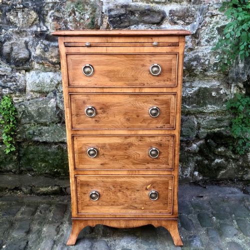 A PAIR OF EARLY 20TH CENTURY YEW WOOD BEDSIDE TABLES - ADDITIONAL PHOTO 6