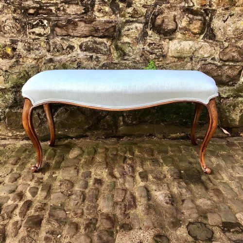 a mid victorian walnut stool or window seat - CATEGORY: ANTIQUE STOOLS - DATED VICTORIAN