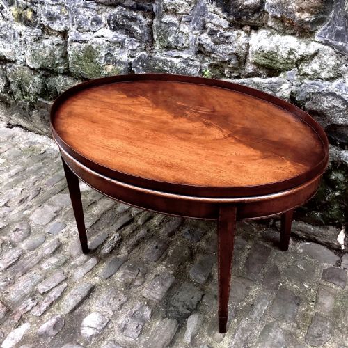 AN EDWARDIAN MAHOGANY TRAYTOP COFFEE TABLE - ADDITIONAL PHOTO 1