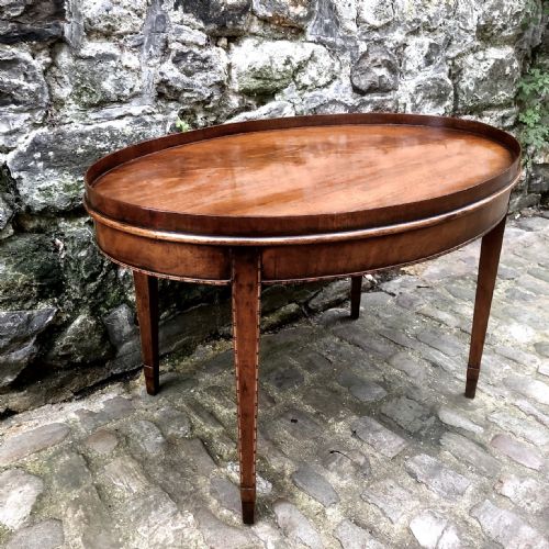 AN EDWARDIAN MAHOGANY TRAYTOP COFFEE TABLE - ADDITIONAL PHOTO 2