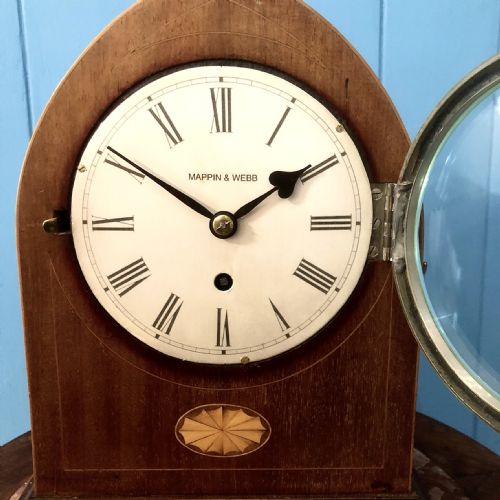 AN EDWARDIAN MAHOGANY BRACKET CLOCK BY MAPPIN AND WEBB - ADDITIONAL PHOTO 4