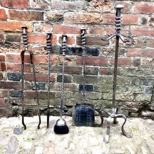 AN EARLY 20TH CENTURY STEEL COMPANION SET OF FIRE IRONS - ADDITIONAL PHOTO 1