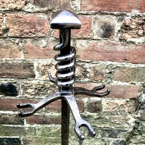 AN EARLY 20TH CENTURY STEEL COMPANION SET OF FIRE IRONS - ADDITIONAL PHOTO 3
