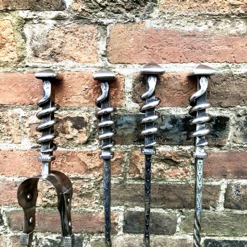 AN EARLY 20TH CENTURY STEEL COMPANION SET OF FIRE IRONS - ADDITIONAL PHOTO 5