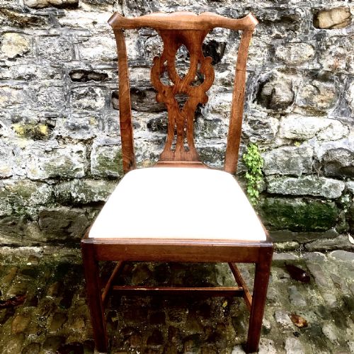 a george ii walnut chippendale side chair - CATEGORY: ANTIQUE CHAIRS - DATED GEORGIAN