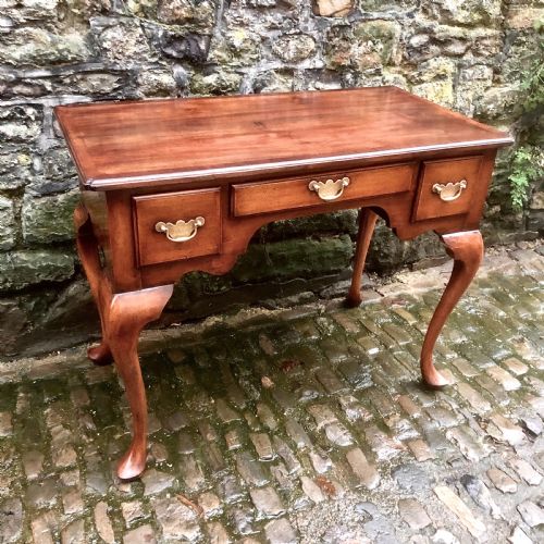 A LATE 19TH CENTURY WALNUT DRESSING TABLE - ADDITIONAL PHOTO 2