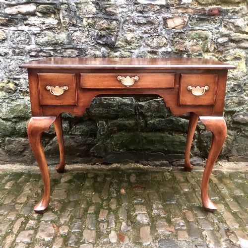 A LATE 19TH CENTURY WALNUT DRESSING TABLE - ADDITIONAL PHOTO 6