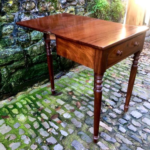 AN EARLY 19TH CENTURY MAHOGANY CARD TABLE - ADDITIONAL PHOTO 9