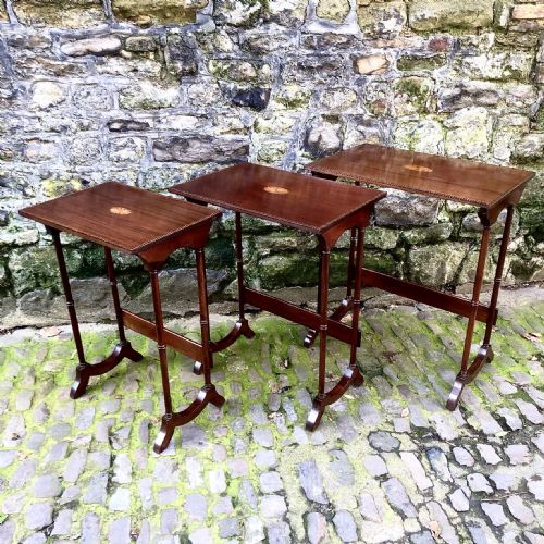AN EDWARDIAN NEST OF THREE TABLES - ADDITIONAL PHOTO 4