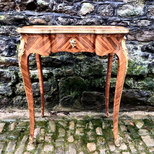 A FINE LOUIS XV STYLE KINGWOOD SIDE TABLE - ADDITIONAL PHOTO 3