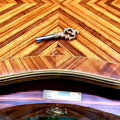 A FINE LOUIS XV STYLE KINGWOOD SIDE TABLE - ADDITIONAL PHOTO 9