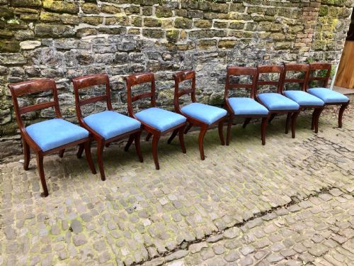 A SET OF EIGHT REGENCY MAHOGANY DINING CHAIRS - ADDITIONAL PHOTO 3
